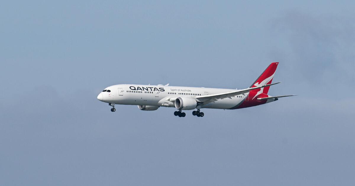 The World’s Ten Longest Nonstop Flights: Experience 20-Hour Journeys!