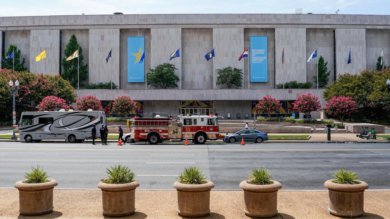 Trump’s Controversial Signs: A Clash Over the National Museum of American History