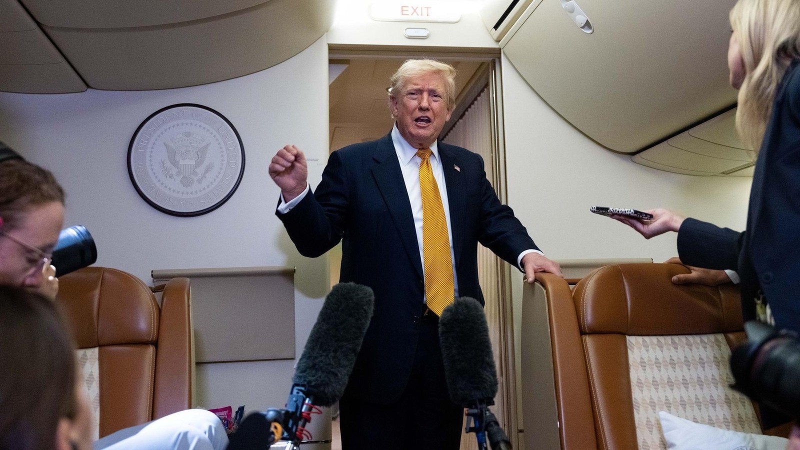Trump’s New Jet: Safety Concerns Force Return to Old Air Force One