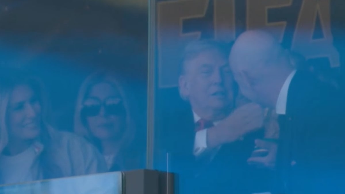 Trump’s WM Trophy Touch: A Glimpse Behind Glass at the Final