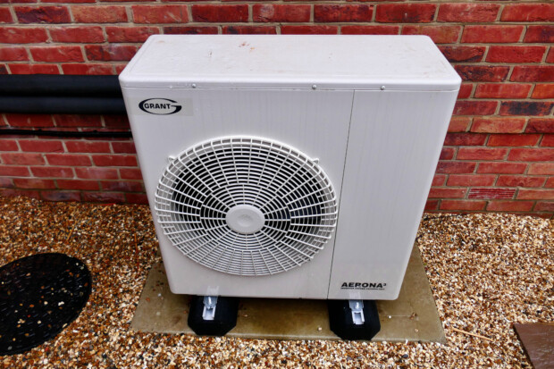 UK Government Plans to Remotely Control Home Heat Pumps This Winter