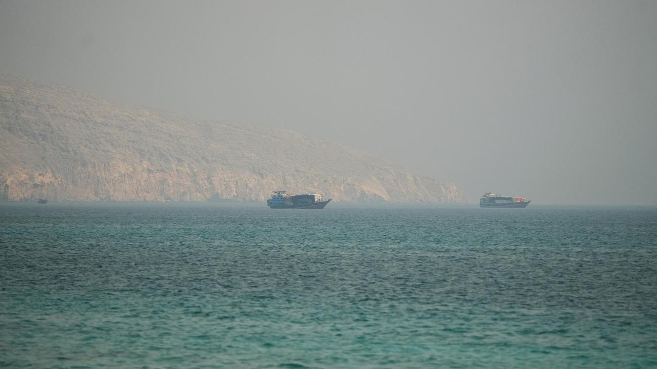 US Strikes Iran Amid Rising Tensions: Gulf States Report Missile Attacks