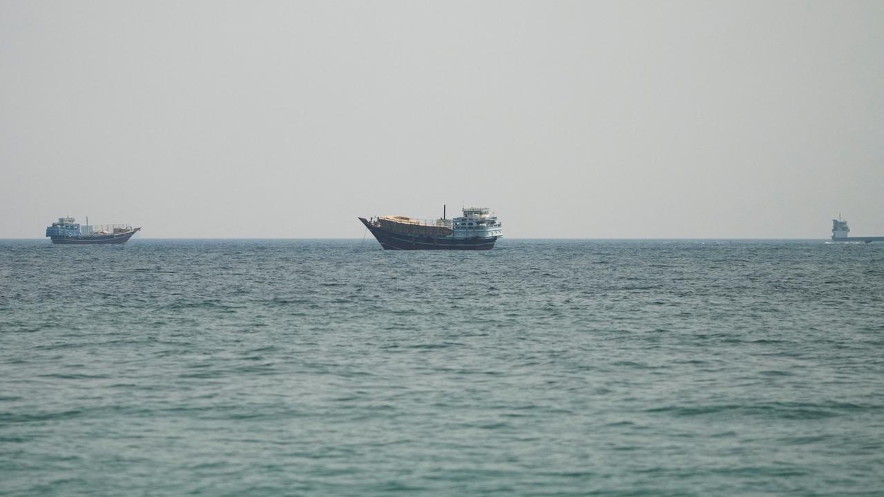 US Strikes Iran for Third Night: Escalating Tensions in the Strait of Hormuz