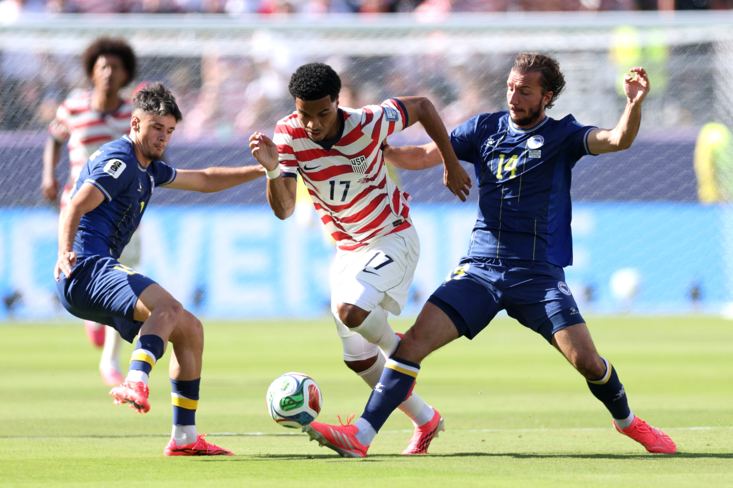 USA vs. Bosnia-Herzegovina: Balogun Scores Just Before Halftime!