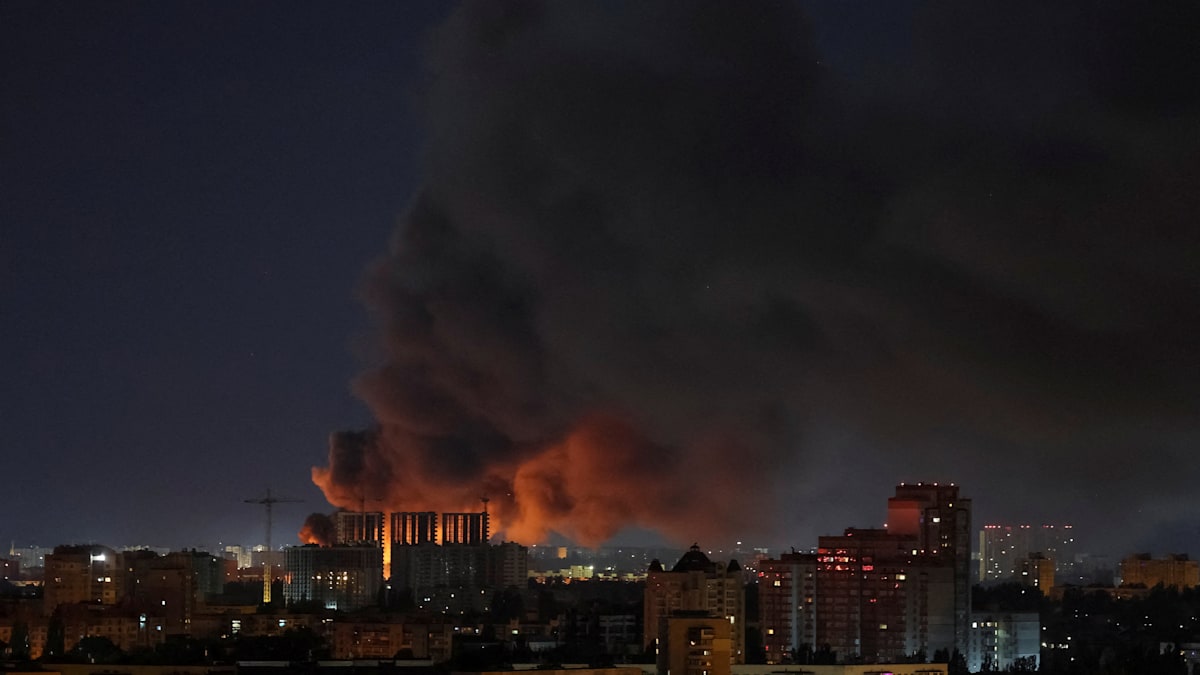 Ukraine Conflict: Explosions Rock Kyiv as Russia Strikes with Ballistic Missiles