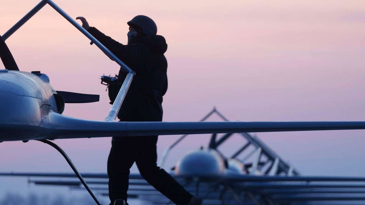 Ukraine Conflict Update: Kyiv Targets Moscow with Waves of Drones