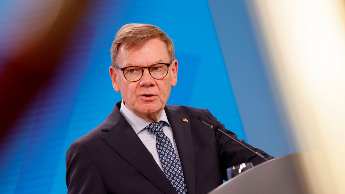 Ukraine Conflict: Wadephul Summons Chinese Ambassador Amid Tensions