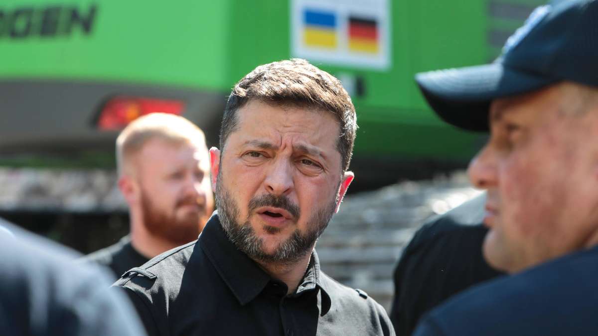 Ukraine Strikes Russia’s Economy: Is Moscow on the Brink of Collapse?