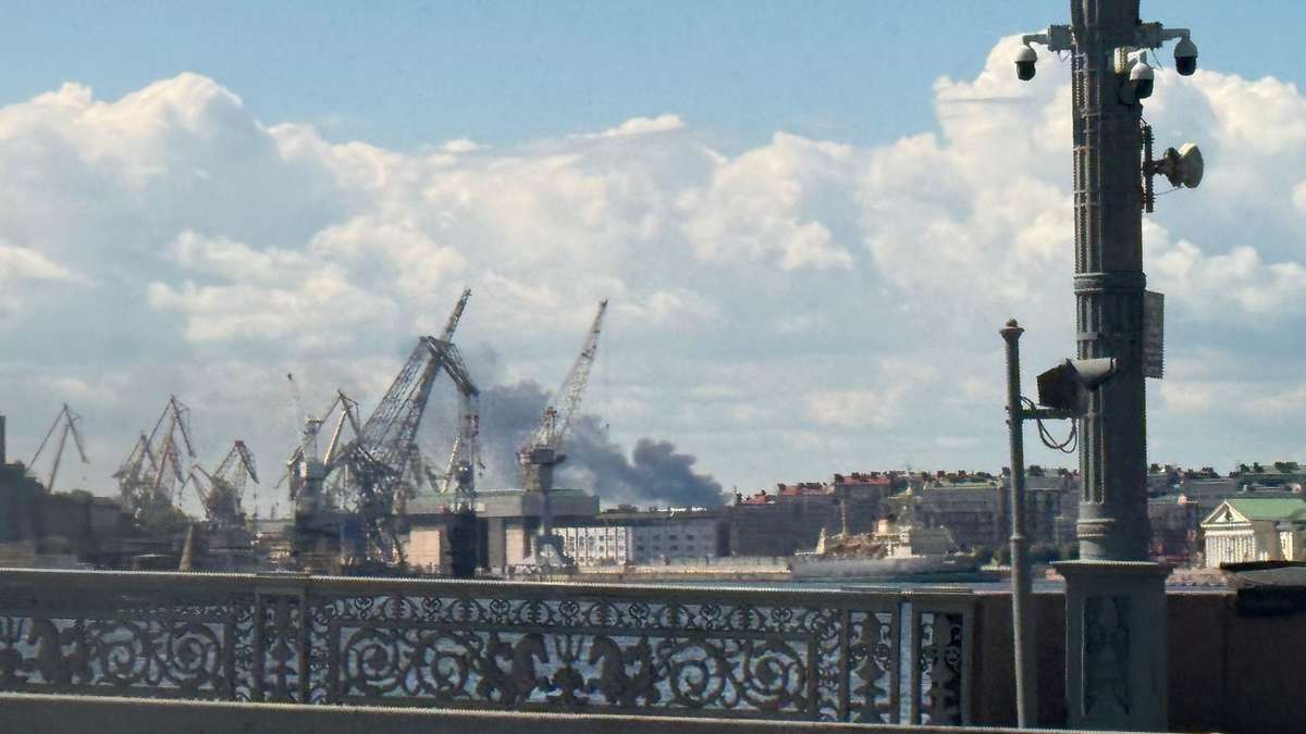 Ukraine War Update: Kyiv Launches New Strikes on St. Petersburg and Crimea