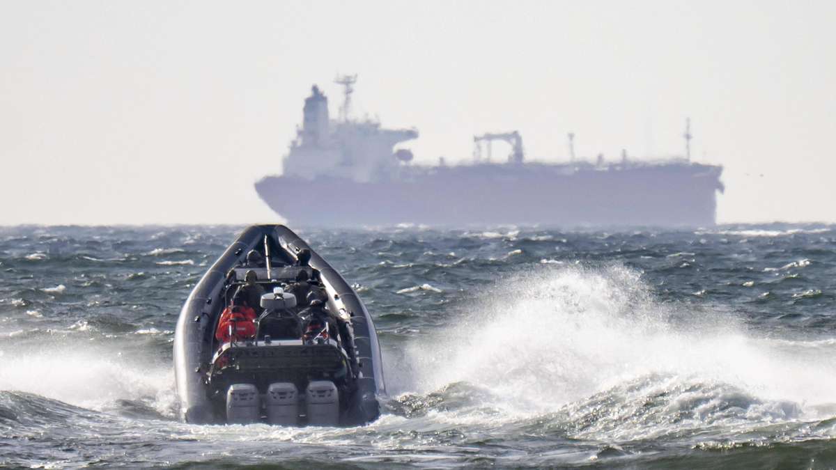 Ukraine War Update: Kyiv Strikes Putin’s Shadow Fleet – Heavy Russian Losses