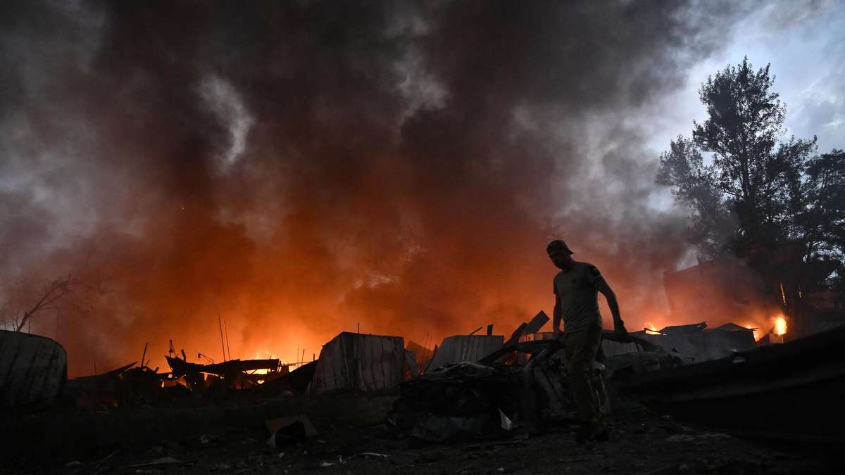 Ukraine War Update: Putin’s Army Strikes Kyiv with Air Attacks – Latest News
