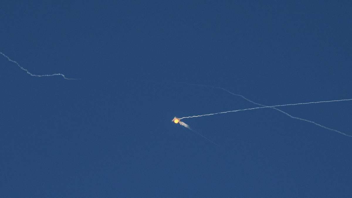 Ukraine War Update: Russia Launches Ballistic Missiles at Kyiv Again