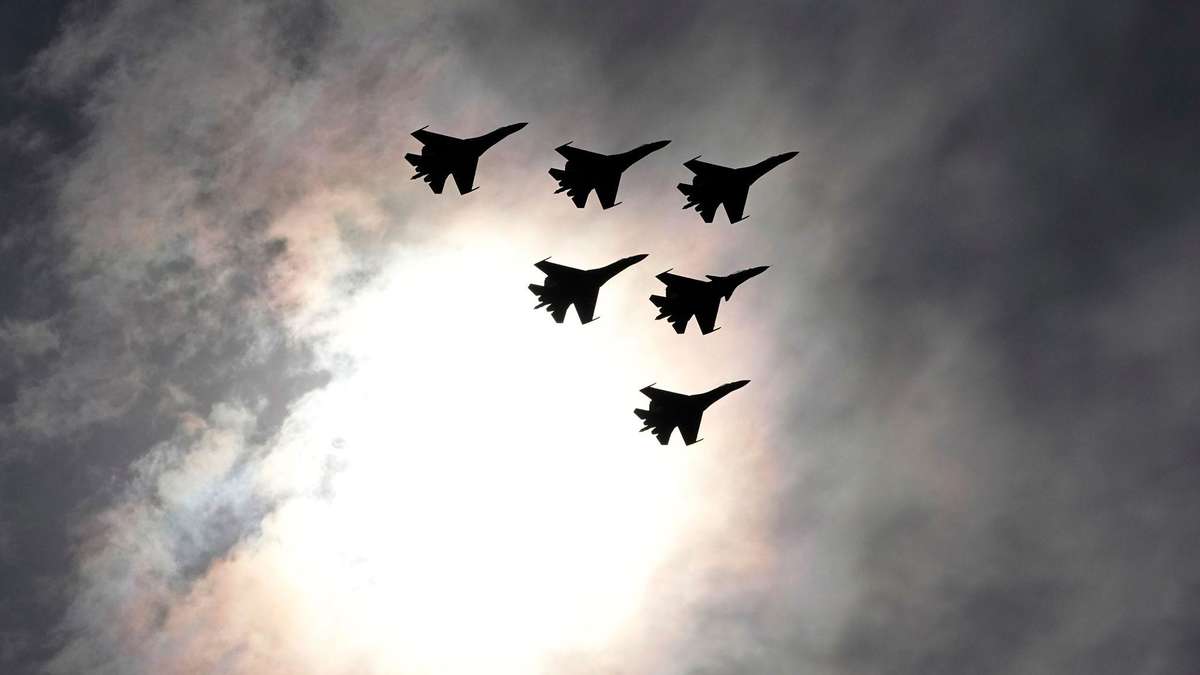 Ukrainian Air Force Shoots Down Su-35: A Major Win Against Russia’s Elite Jet