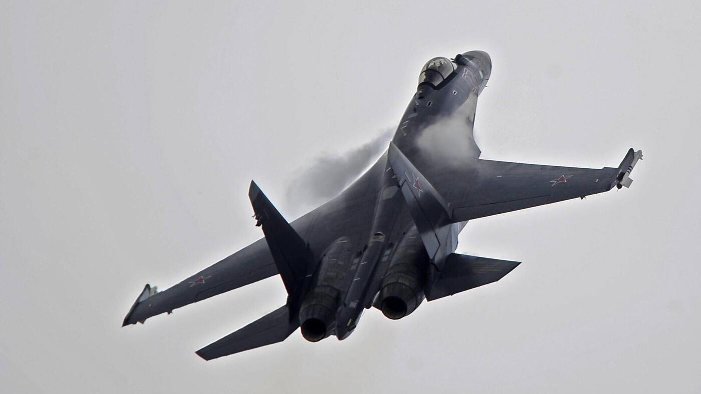 Ukrainian Forces Trick and Shoot Down Modern Russian Su-35 Fighter Jet