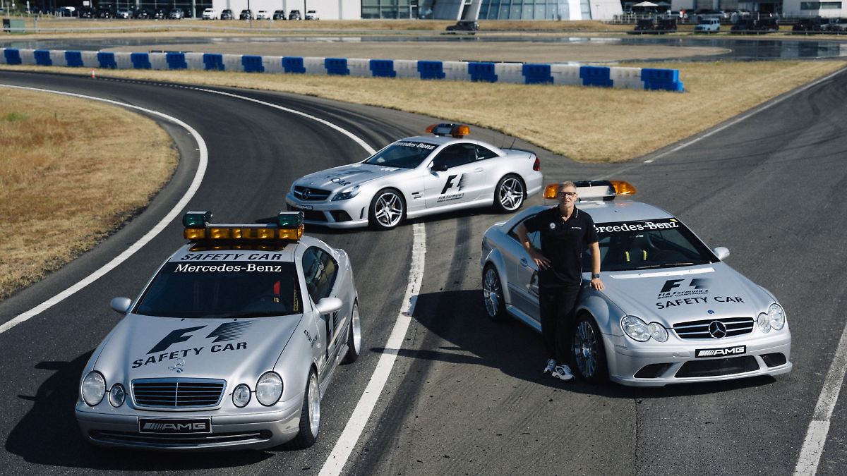 Unveiling the Thrill: Driving Mercedes’ CLK 55 AMG and 63 Black Series Safety Cars