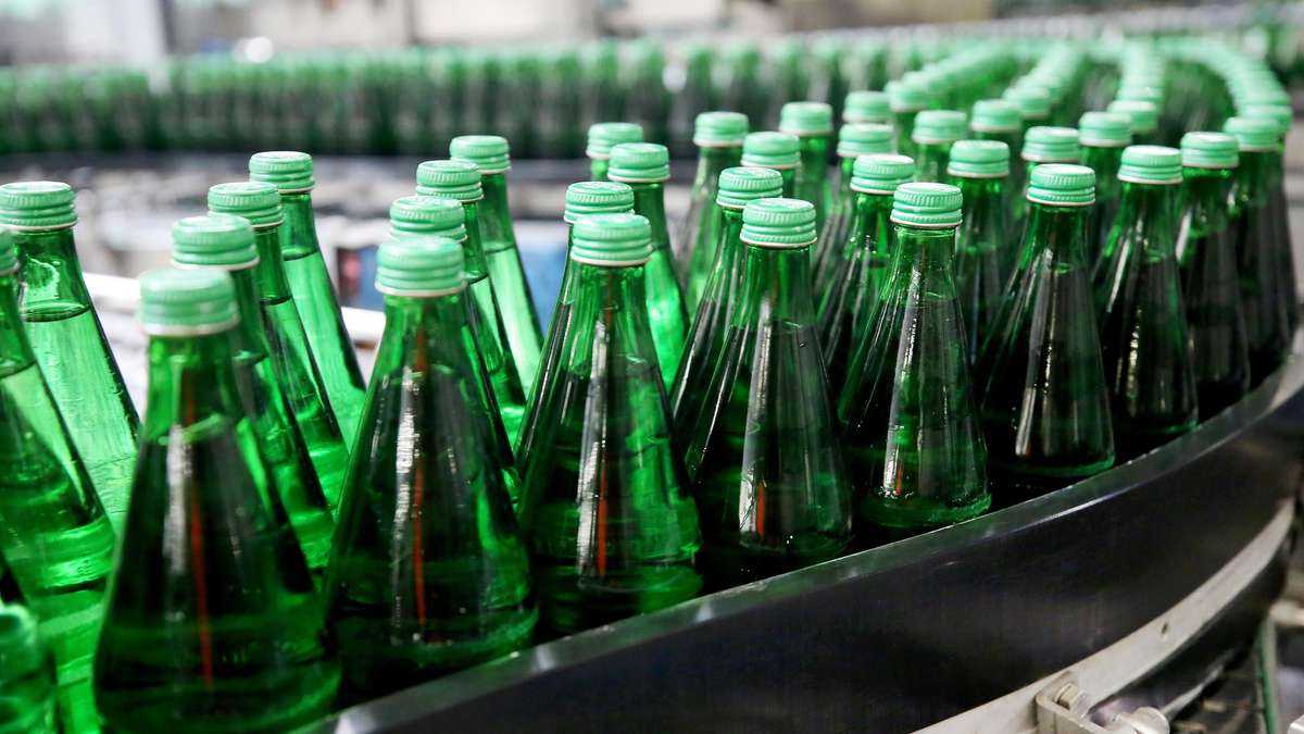 Urgent Recall: Contaminated Water with Bacteria Found at Rewe and Edeka!