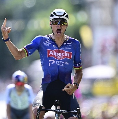 Van der Poel Dominates Stage 9 of Tour de France with Stunning Victory