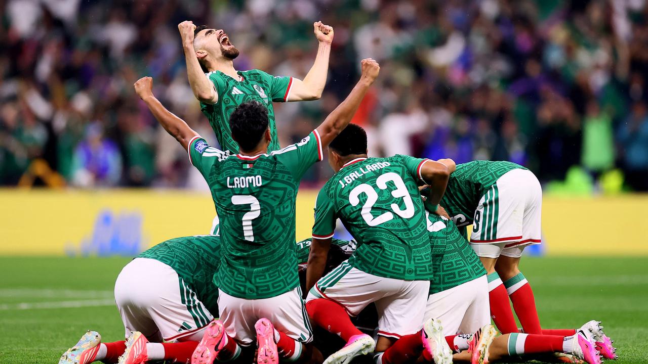WM 2026: Mexico Triumphs to Knockout Stage After Weather Delay