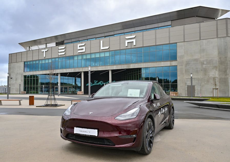 Why Are Germans Choosing Tesla and BYD Over VW Despite E-Car Subsidies?