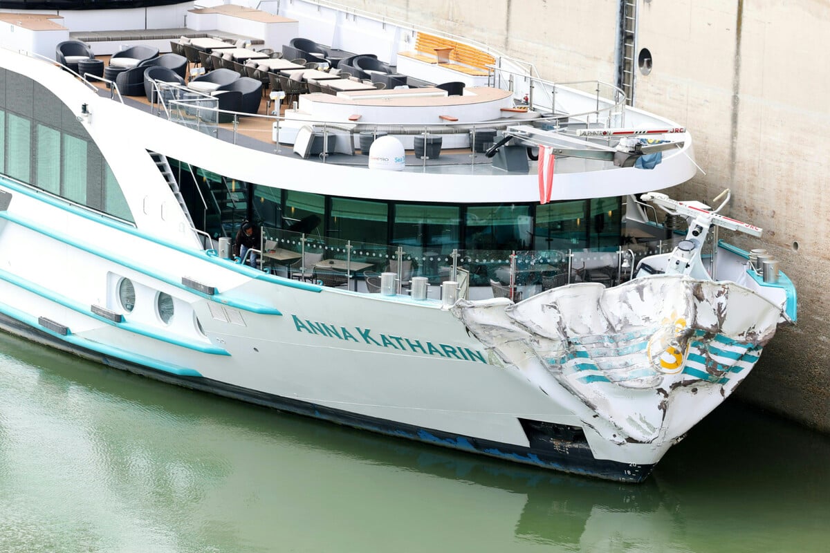 Wien Collision: River Cruise Ship Crashes Into Concrete Wall, 14 Injured