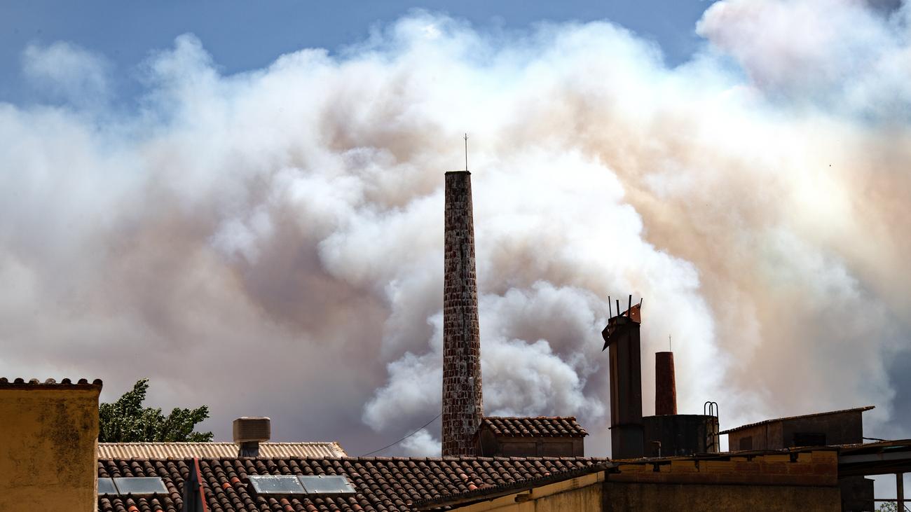 Wildfires in Catalonia: 45,000 Residents Urged to Stay Indoors Amid Crisis