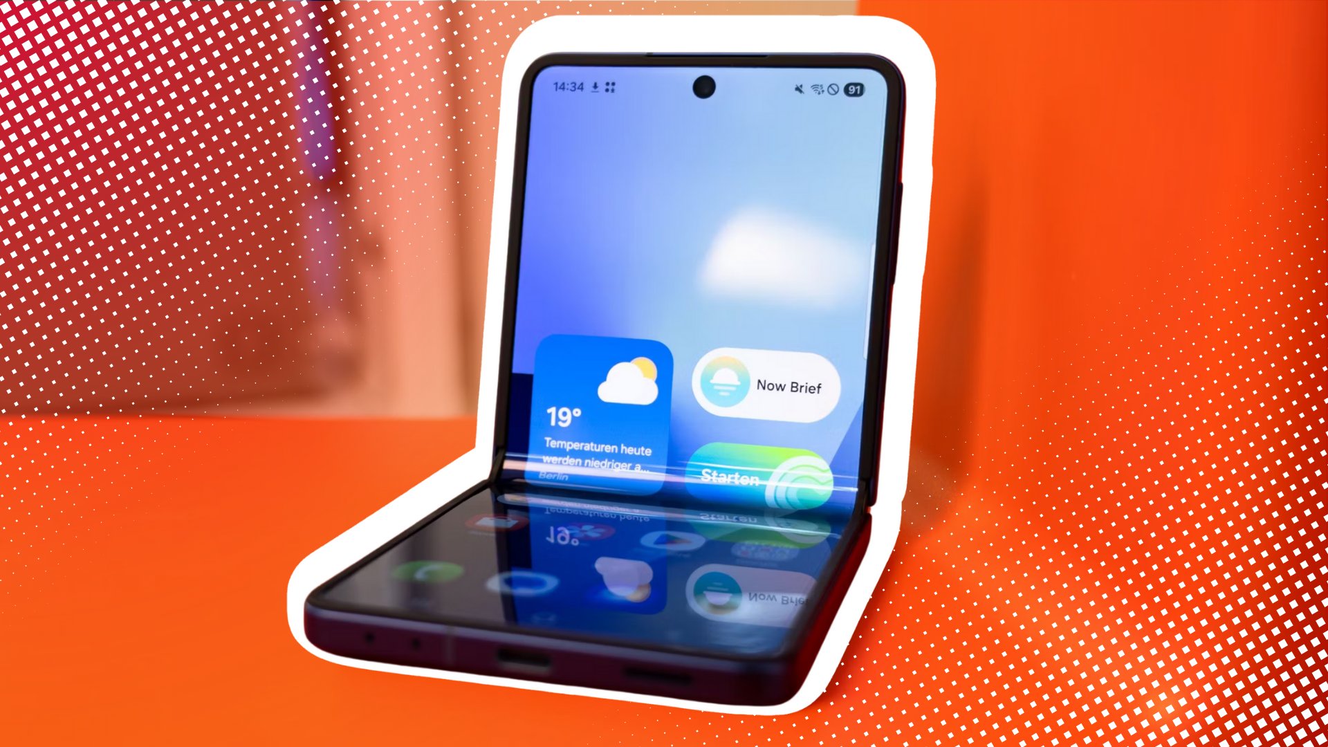 Will Samsung Fix This Major Flaw? Galaxy Z Flip 8 on My Wish List!