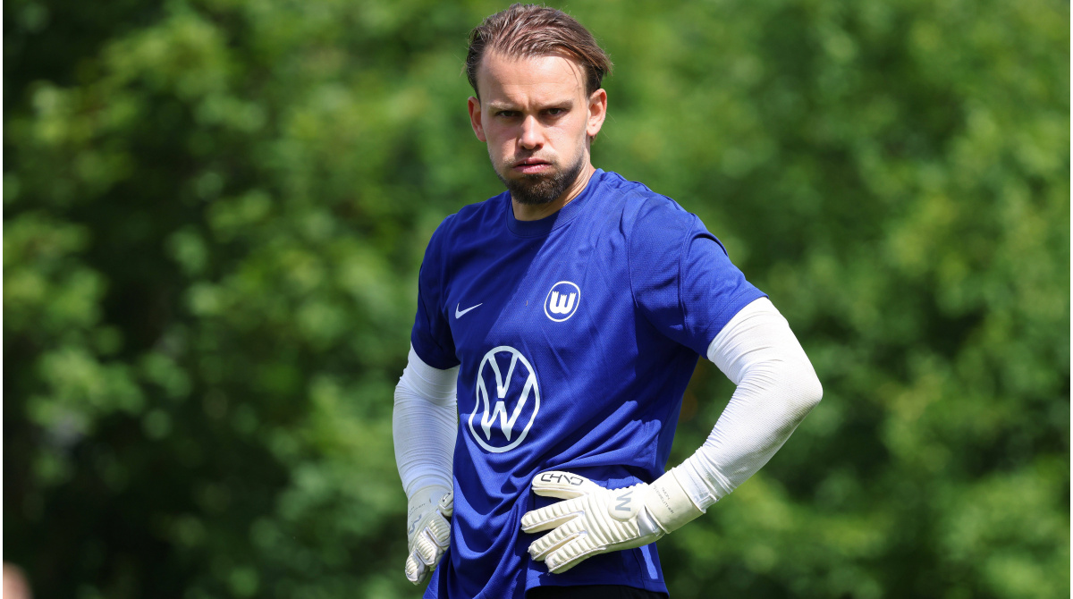 Wolves’ New Signing Timon Wellenreuther Faces Serious Injury Setback