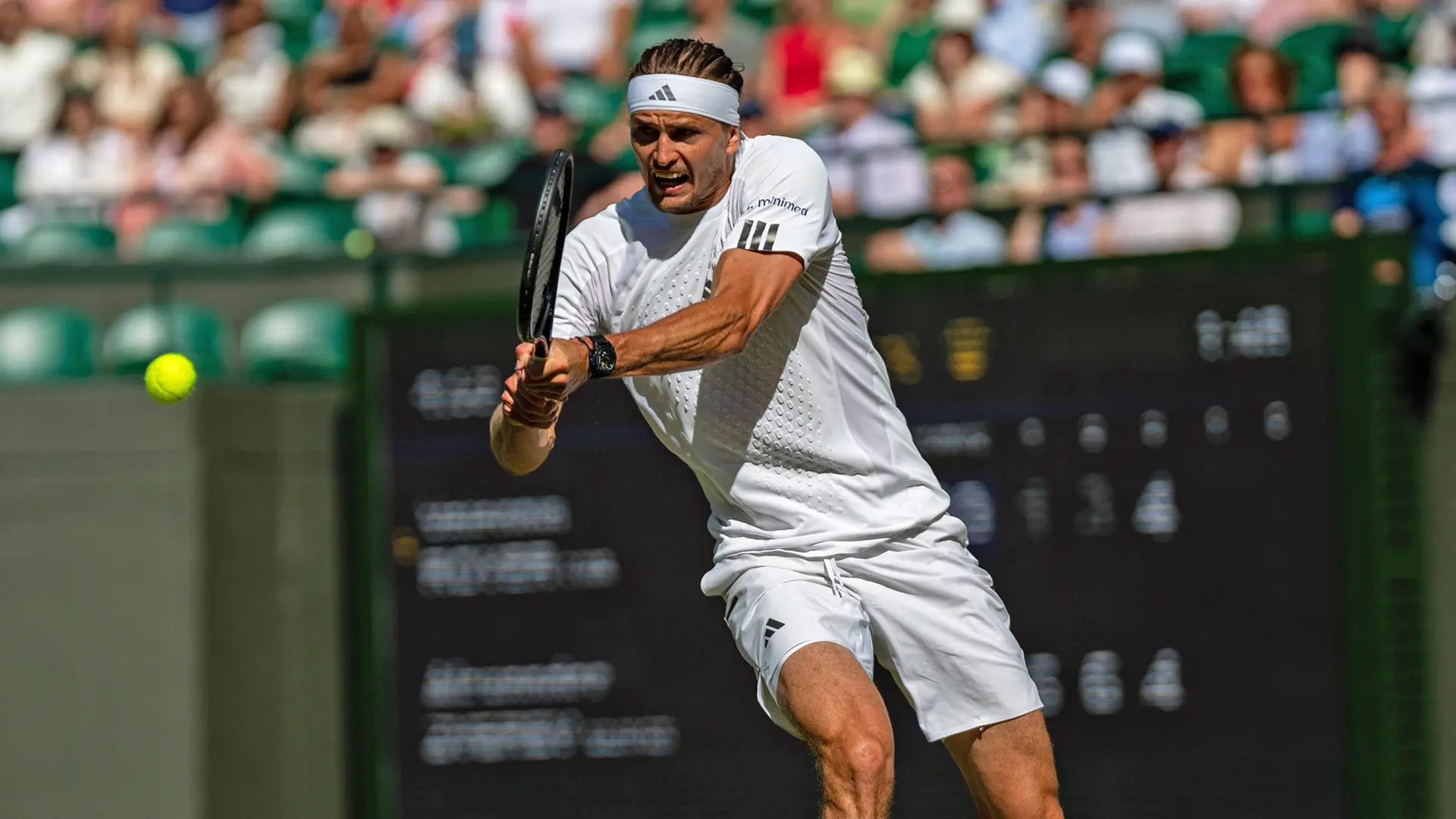 Zverev’s Impressive Game: Reaching Wimbledon Round of 16 in Style