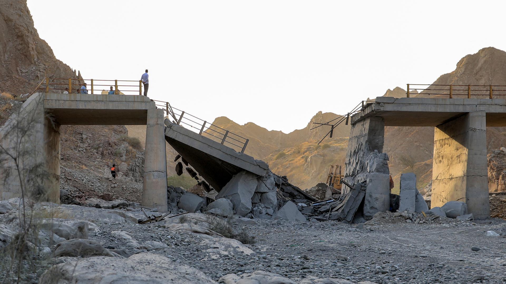 Escalating Conflict: New US Airstrikes on Iran Trigger Revolutionary Guard Response